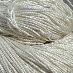 Håndfarvet cashmere silke garn – Sisters’ Luxe Natural. Ufarvet base, som kan bruges som den er eller farves særligt til dig.