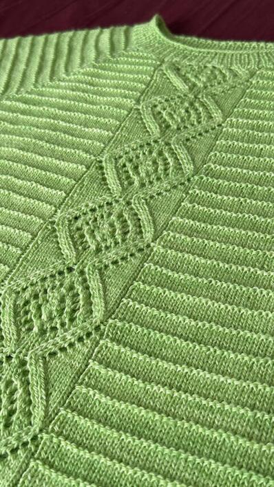 Detaljerne i Silfurberg – struktur, hulmønster og rytme i hver eneste maske.